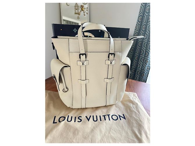 Borsa tote Louis Vuitton Christopher in pelle bianca Bianco - vista 2