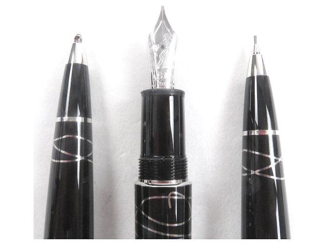 Montblanc Jonathan Swift Dreiteiliges Füllfederhalter-Set Schwarz Silber - Ansicht 6