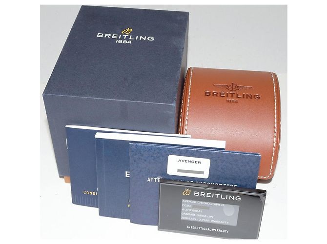 Reloj Breitling Avenger en acero inoxidable Negro - vista 3