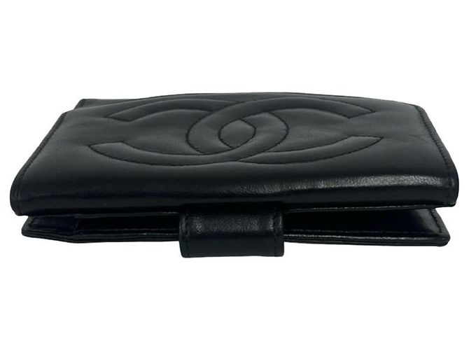 Timeless Chanel Vintage Large Coco Lambskin Bi-fold Wallet Black - view 3