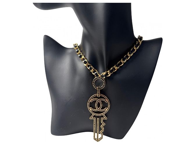 Chanel Coco Mark Key Motif Halskette B17A für Damen Schwarz Golden - Ansicht 3