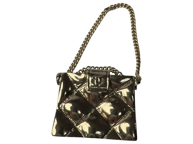 Spilla Motif Borsa Matelassé Chanel D'oro - vista 2