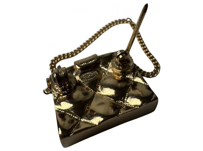 Spilla Motif Borsa Matelassé Chanel D'oro - vista 7