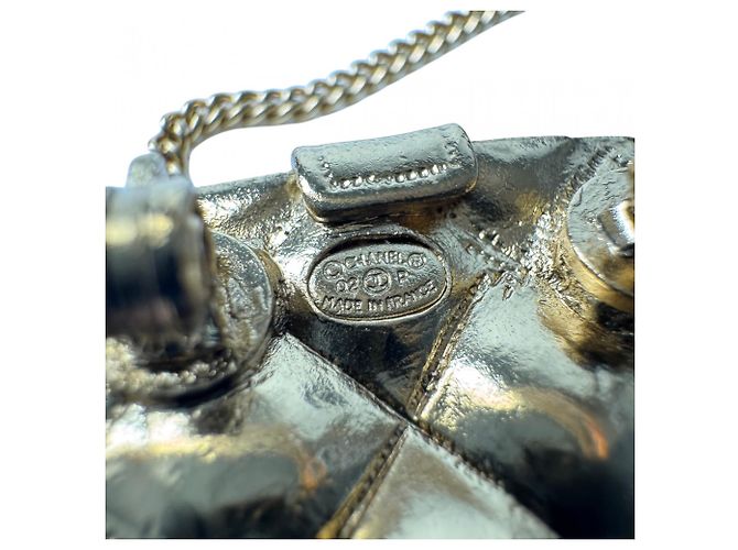 Spilla Motif Borsa Matelassé Chanel D'oro - vista 8