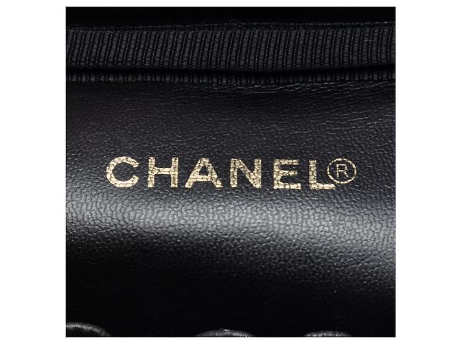 Vanity Beauty case Chanel Black CC in vernice Nero - vista 5