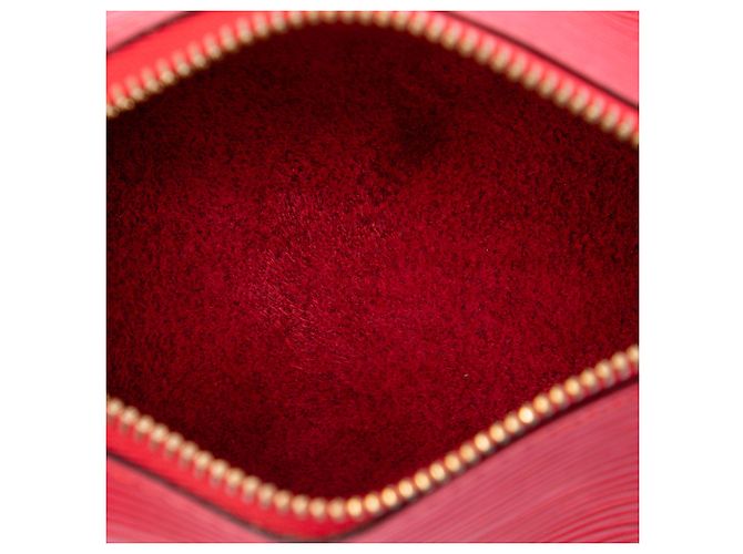 Louis Vuitton Pochette Soufflot in pelle Epi rossa Rosso - vista 4