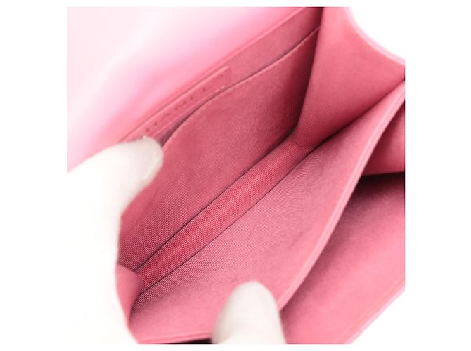 Chanel Boy Flap North South in agnello trapuntato rosa - vista 5