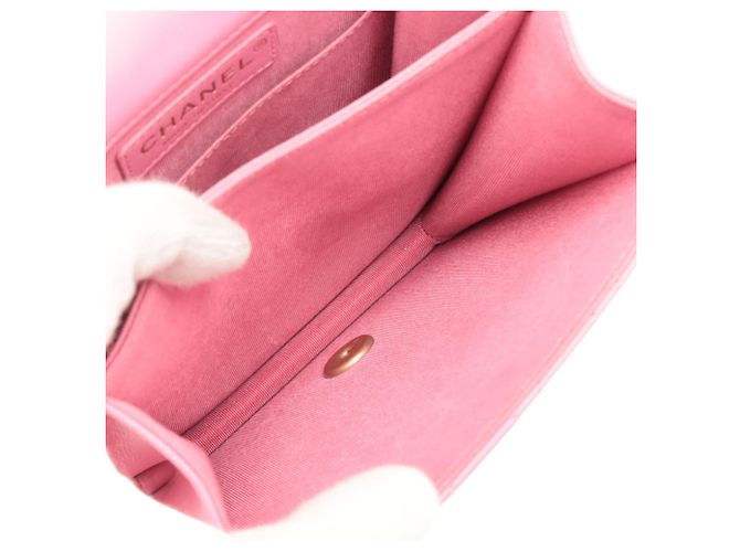 Chanel Boy Flap North South in agnello trapuntato rosa - vista 6