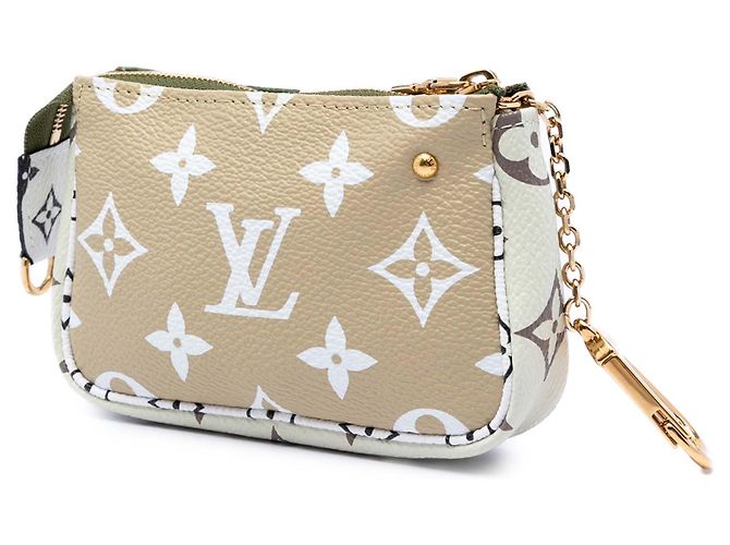 Louis Vuitton Micro Pochette Accessoires Monogram Giant Verde Verde oliva - vista 2