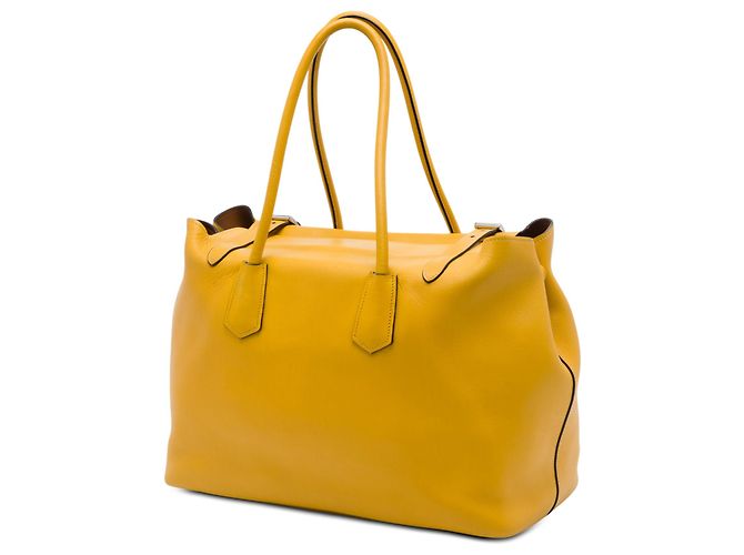 Bolsa Tote Prada Yellow City em couro de bezerro com fivela Amarelo Mostarda - vista 2