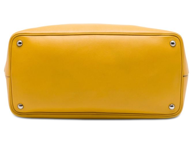 Bolsa Tote Prada Yellow City em couro de bezerro com fivela Amarelo Mostarda - vista 3