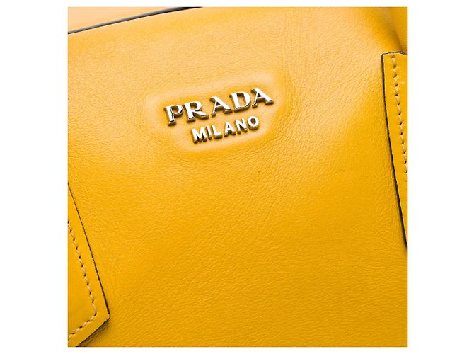 Bolsa Tote Prada Yellow City em couro de bezerro com fivela Amarelo Mostarda - vista 5