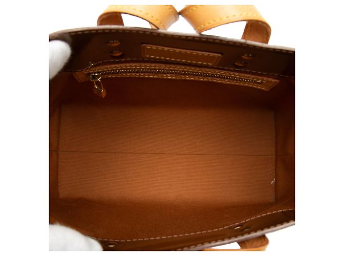 Louis Vuitton Marrone Monogram Vernis Reade PM Bronzo - vista 4