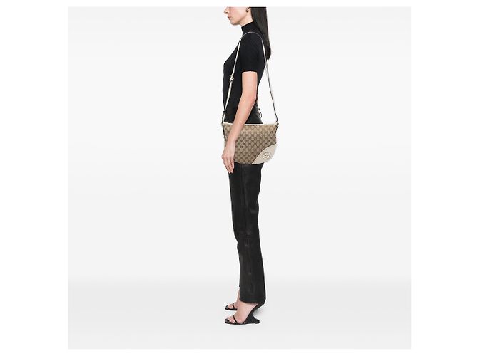 Gucci Beige Medium GG Canvas New Britt Half Moon Crossbody - vista 5