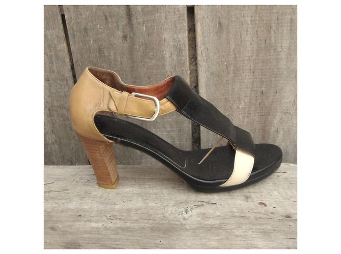 Dries Van Noten Sandali con Tacco in Pelle Nero e Beige Marrone - vista 2