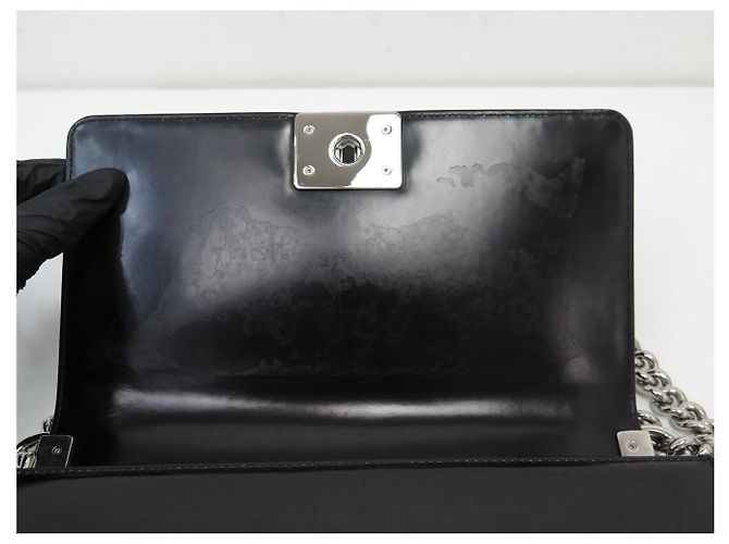BORSA CHANEL BOY MEDIUM IN PELLE LACCATA NERA A SPALLA Nero - vista 8
