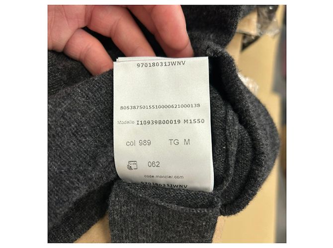 Sweat à capuche zippé Moncler en laine grise - vue 9