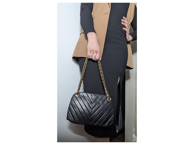 Timeless Borsa Chanel Chevron in pelle di agnello nera Nero - vista 12
