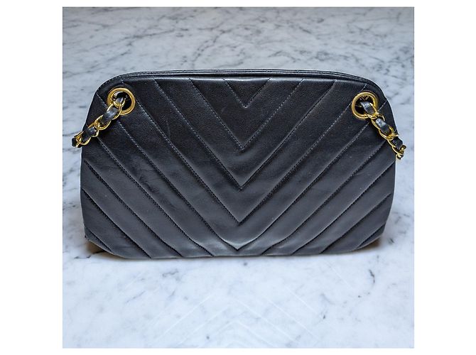 Timeless Borsa Chanel Chevron in pelle di agnello nera Nero - vista 2