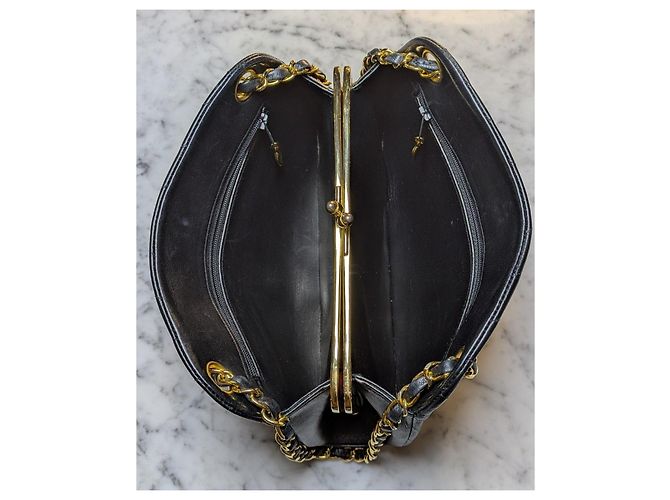Timeless Borsa Chanel Chevron in pelle di agnello nera Nero - vista 4