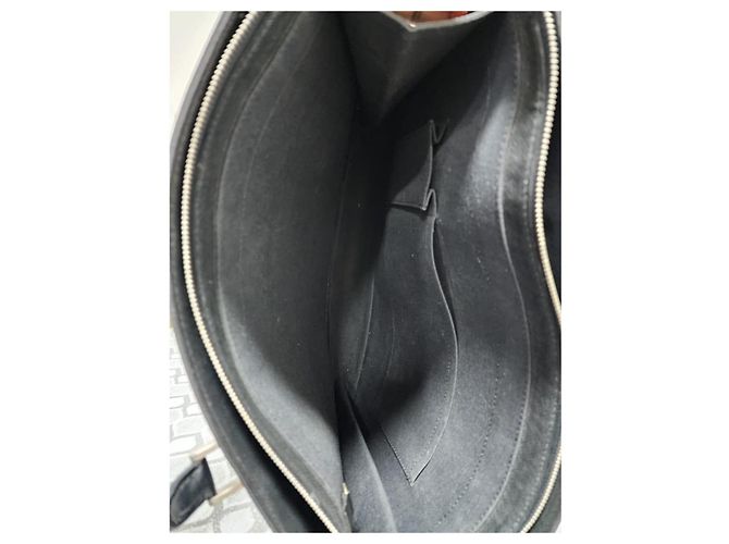 Louis Vuitton Taiga Lozan Valigetta in Pelle Nera Nero - vista 11