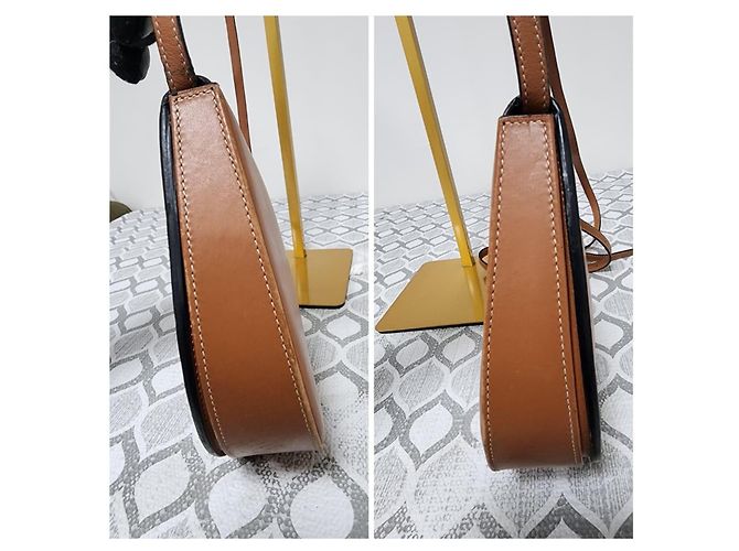 Loewe Small Heel Bag in Pelle di Vitello Marrone - vista 5