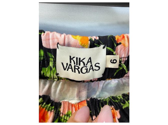Autre Marque Kika Vargas Set Top a Volant e Shorts Stampa Floreale Nero Rosa Verde Arancione - vista 8