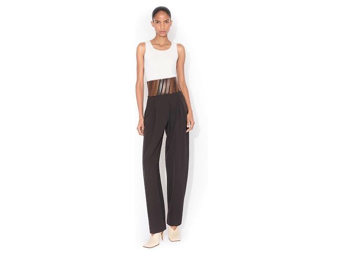 Alaïa Calça de cintura alta com cinto de couro Marrom - vista 6