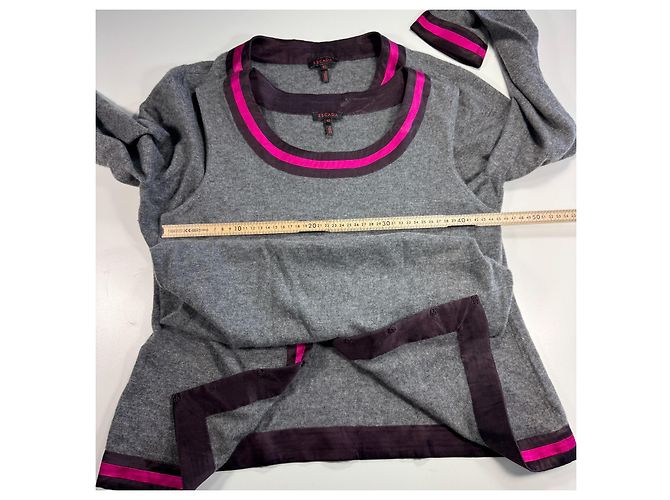 Escada Strickoberteil in Grau aus Kaschmir-Mischgewebe mit rosa Besatz Pink - Ansicht 5