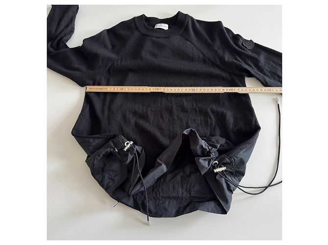 Moncler Oberteil aus schwarzer Wollstrickware und Nylon mit Kordelzug - Ansicht 7