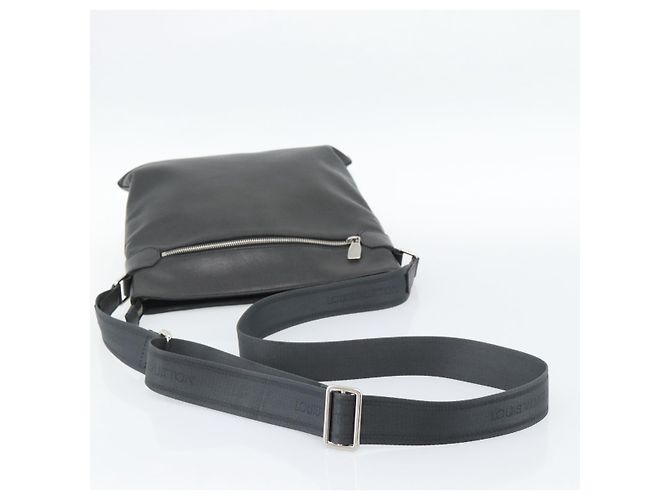 LOUIS VUITTON Borsa a tracolla Taiga Sasha Ardoise M32712 LV Auth ka4817 Grigio - vista 7