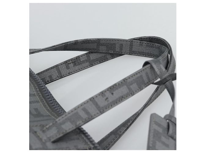 FENDI Borsa a mano Mamma Baguette in tela Zucca PVC Grigio Argento Auth 185974 Marrone - vista 14