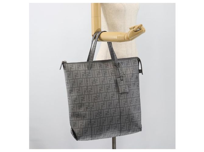 FENDI Borsa a mano Mamma Baguette in tela Zucca PVC Grigio Argento Auth 185974 Marrone - vista 25