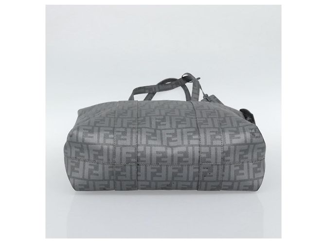 FENDI Borsa a mano Mamma Baguette in tela Zucca PVC Grigio Argento Auth 185974 Marrone - vista 5