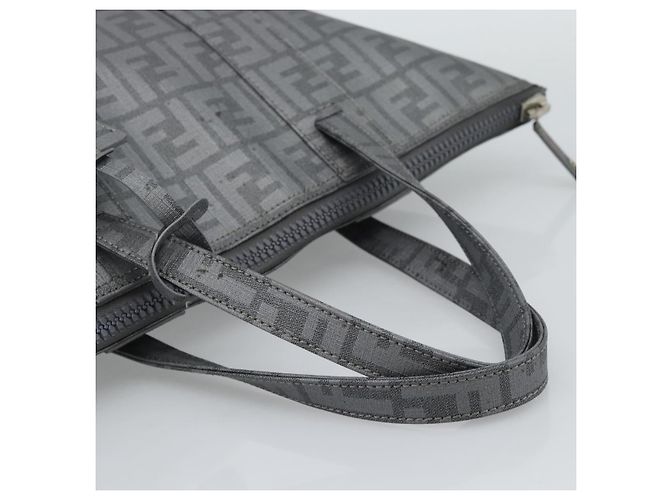 FENDI Borsa a mano Mamma Baguette in tela Zucca PVC Grigio Argento Auth 185974 Marrone - vista 7