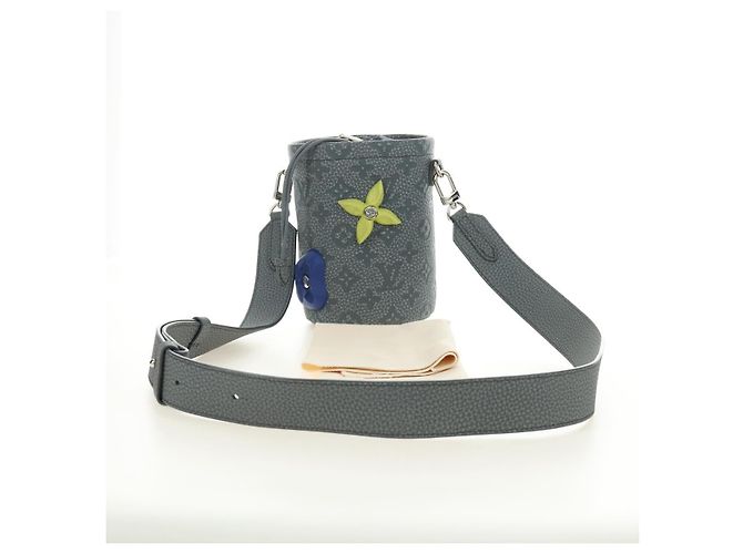 LOUIS VUITTON Taurillon Clemence Climbing Chalk Nano Bag M81572 Auth 185487SAM Marrone - vista 12