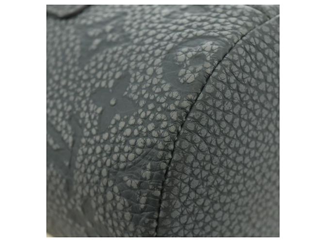 LOUIS VUITTON Taurillon Clemence Climbing Chalk Nano Bag M81572 Auth 185487SAM Marrone - vista 17