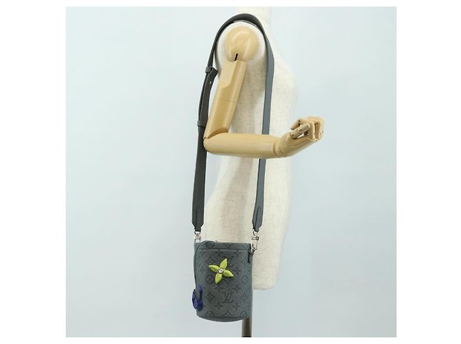 LOUIS VUITTON Taurillon Clemence Climbing Chalk Nano Bag M81572 Auth 185487SAM Marrone - vista 25