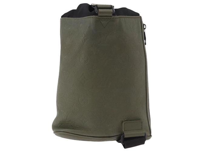 LOUIS VUITTON Borsa a tracolla Monogram Shadow Chalk Green M44634 LV Auth 186190M Verde Monogramma - vista 2