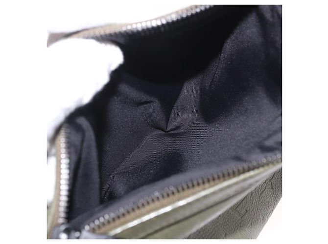 LOUIS VUITTON Borsa a tracolla Monogram Shadow Chalk Green M44634 LV Auth 186190M Verde Monogramma - vista 24