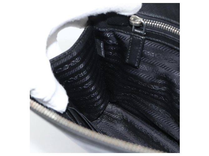 Clutch PRADA in pelle nera con dettagli argento Auth ka4774 Nero - vista 18