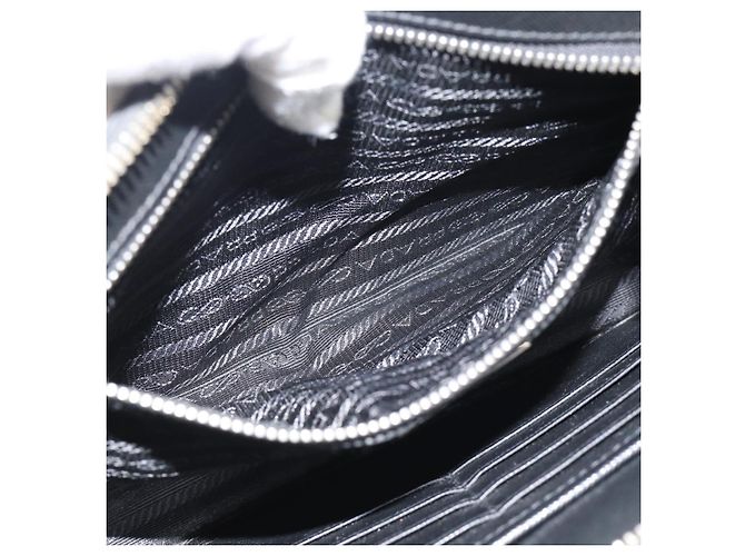 Clutch PRADA in pelle nera con dettagli argento Auth ka4774 Nero - vista 20