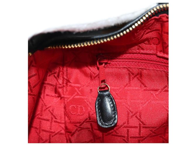 Borsa Christian Dior Canage Lady Dior in pelle di agnello nera e oro Auth 185302M Nero D'oro - vista 22