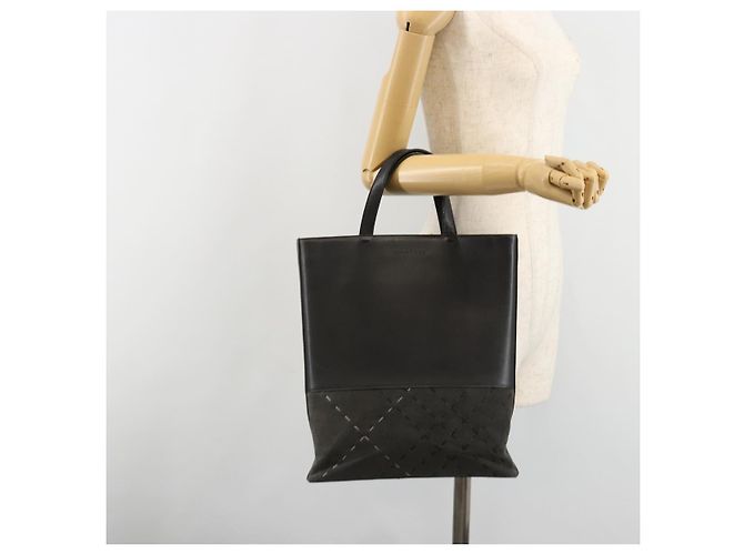 Borsa Tote BURBERRY in pelle nera con dettagli argento Auth 187340 Nero - vista 21