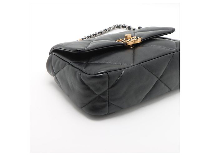 CHANEL 19 Medium gesteppte Lammleder Handtasche Schwarz - Ansicht 4