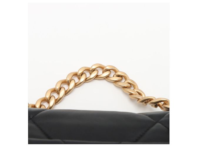 CHANEL 19 Medium gesteppte Lammleder Handtasche Schwarz - Ansicht 6