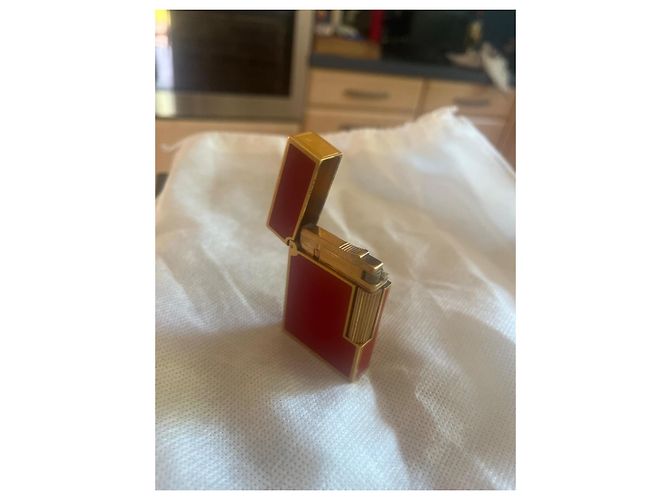 Autre Marque S.T. Dupont Lighter Serial Number 19JGA61 Red Golden - view 4