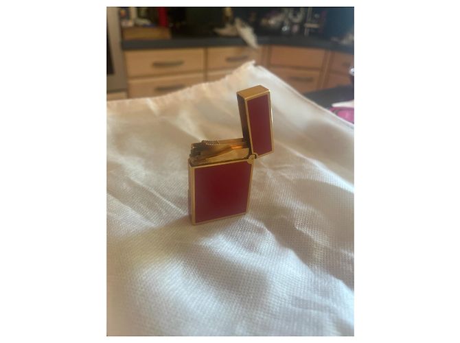 Autre Marque S.T. Dupont Lighter Serial Number 19JGA61 Red Golden - view 5