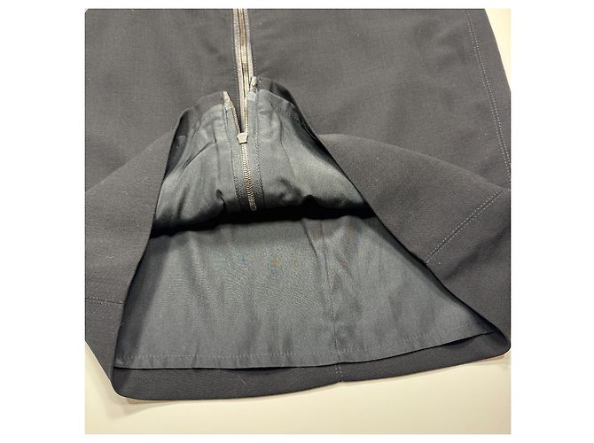 Autre Marque Armani Collezioni schwarzer Midirock mit Ledergürtel - Ansicht 3