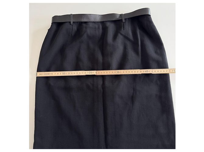 Autre Marque Armani Collezioni schwarzer Midirock mit Ledergürtel - Ansicht 6